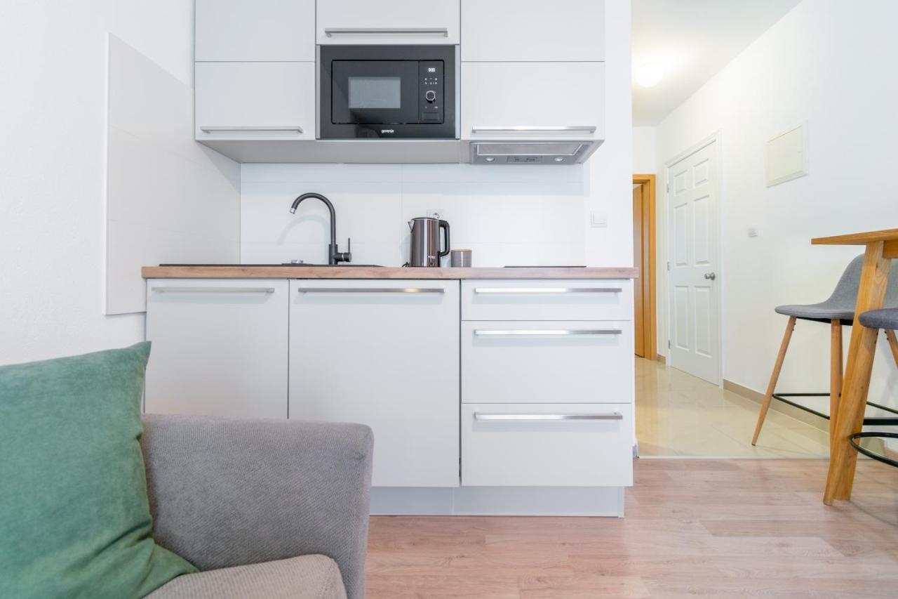 Apartmani Eterovic Baška Voda エクステリア 写真